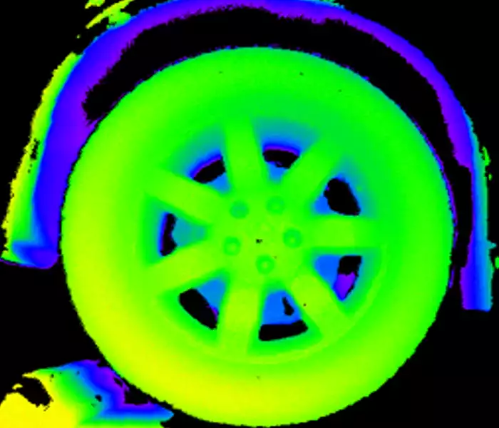 HDR ON with car wheel depth map.